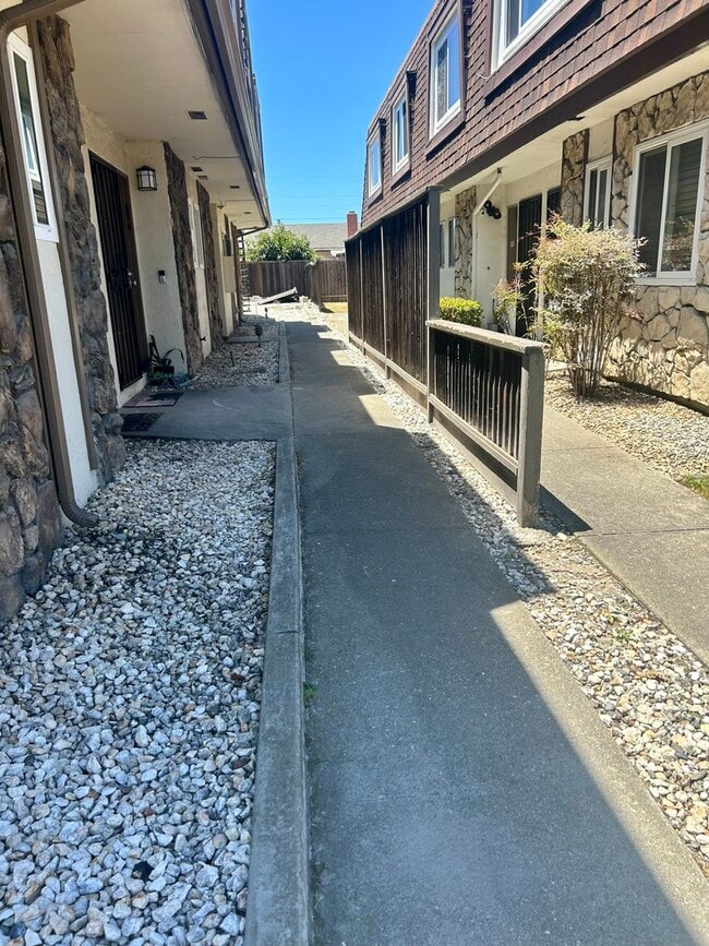 Photo - 14205-14211 Doolittle Dr. Apartment