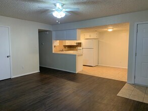 Building Photo - 999-999 N 5th St