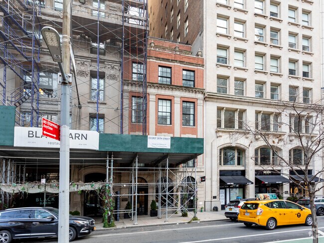 Foto del edificio - 21 E 26th St