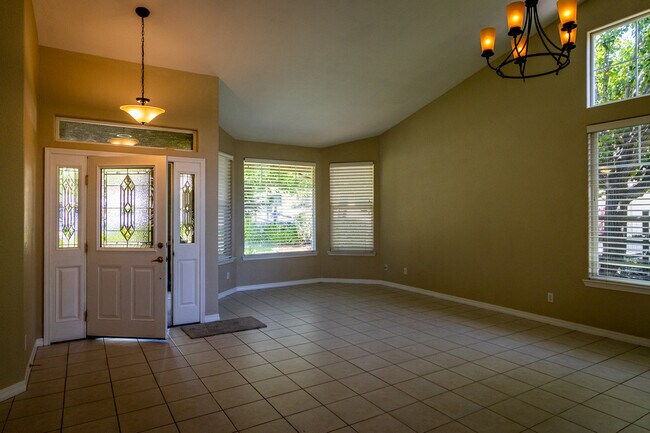 Foto del edificio - 625 Asilo