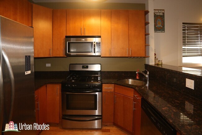 Foto del edificio - 3023 N Oakley Ave
