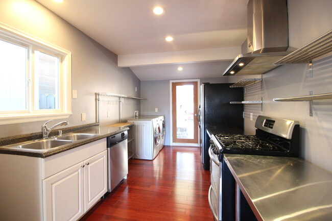 Building Photo - Bernal Heights: Single Family Victorian w/...