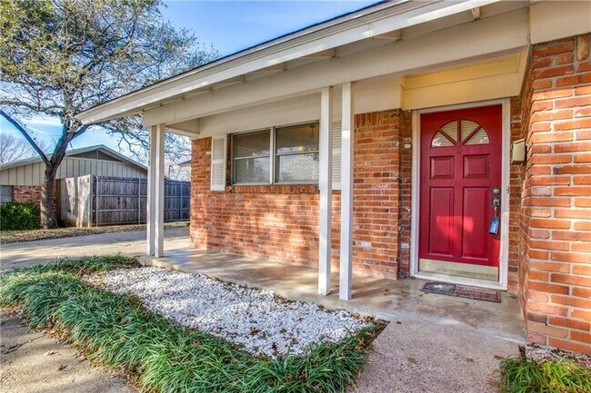 Building Photo - 5216 Wharton Dr
