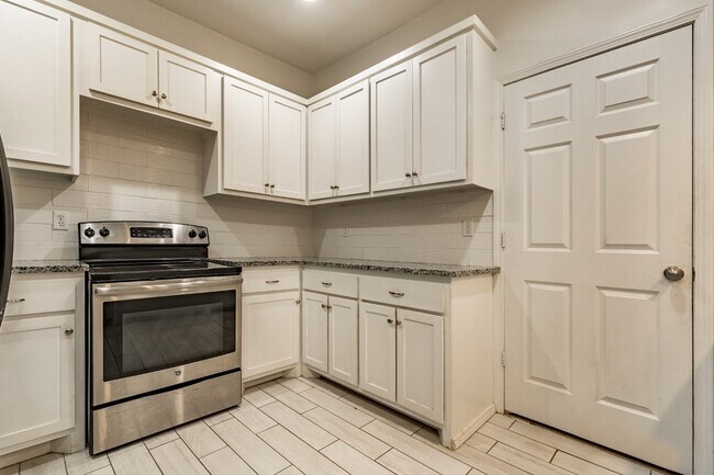 Foto del edificio - 1704 NW 33rd St