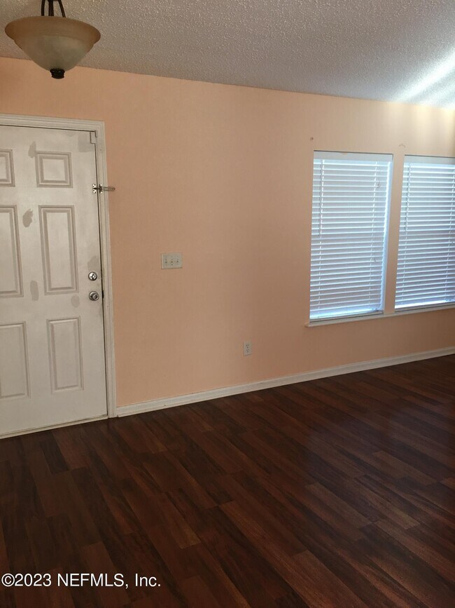 Building Photo - 341 Van Gogh Cir