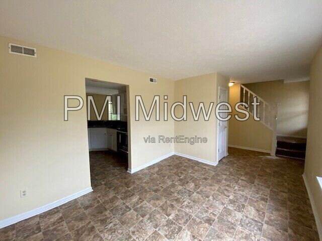 Building Photo - 6130 Tybalt Cir