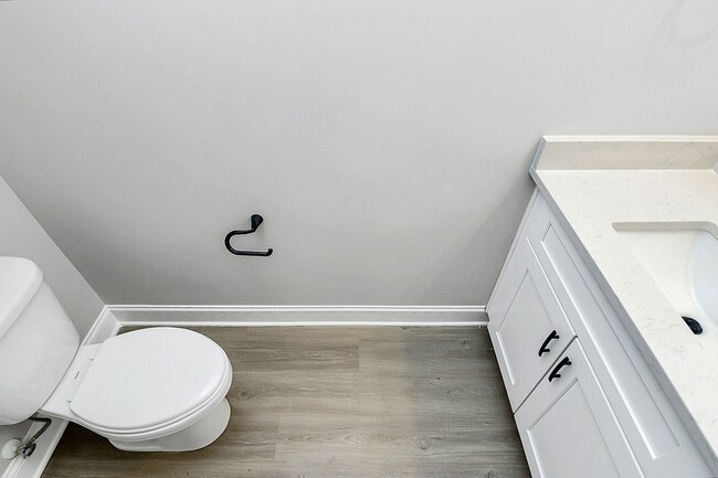 Building Photo - 2732 Catalina Ave