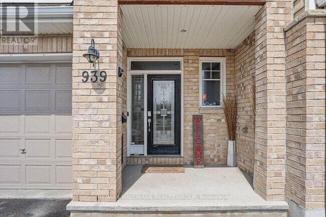Building Photo - 939 Verbena Crescent
