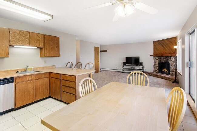 Building Photo - Year lease! Best deal in Silverthorne! HEA...