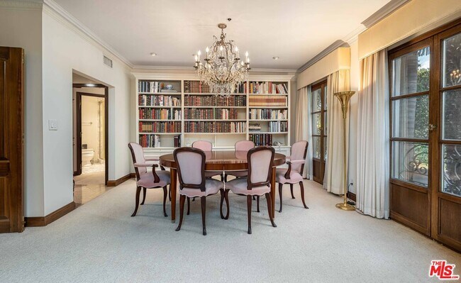 Foto del edificio - 425 N Maple Dr