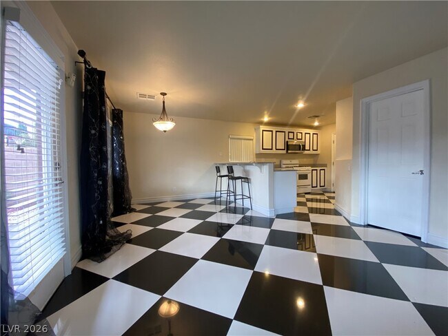 Foto del edificio - 175 Real Long Way