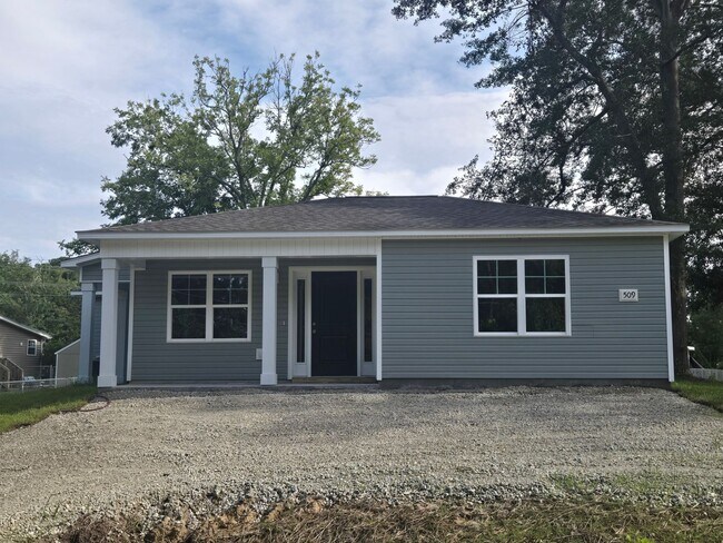 Building Photo - Brand new unfurnished 2 bedroom, 1 bath du...