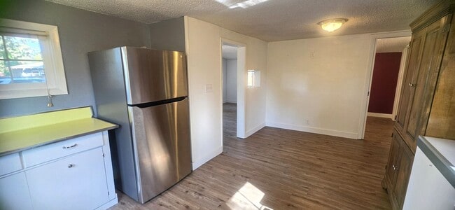 Building Photo - 2620 G St