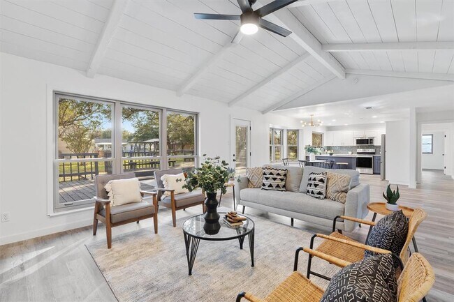 Building Photo - 1701 Deep Wood Dr