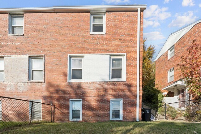 Foto del edificio - Charming and inviting two-bedroom home in an unbeatable location.