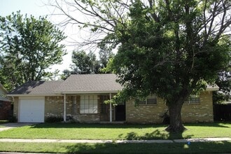 Building Photo - 131 Mt Vernon Dr