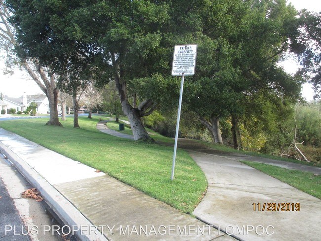 Foto del edificio - 3 br, 2.5 bath House - 1125 Jason Drive