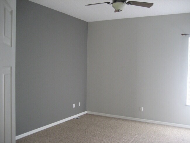 Maestro - 3924 Hollow Crossing Dr