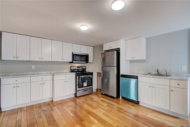 Kitchen - 143 Wetherell St