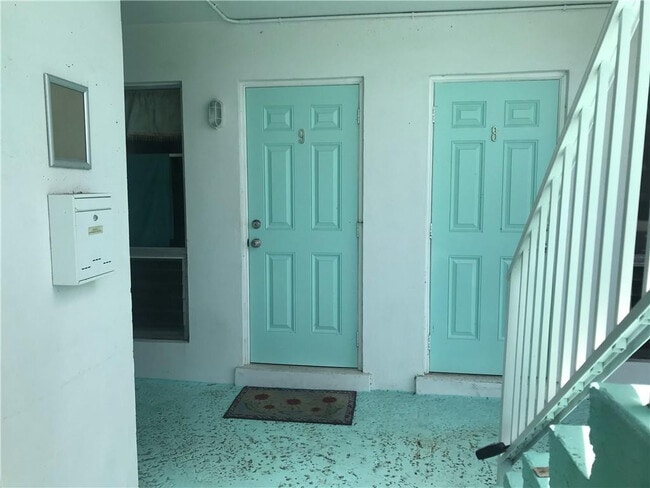 Building Photo - 3212 NE 7th Pl