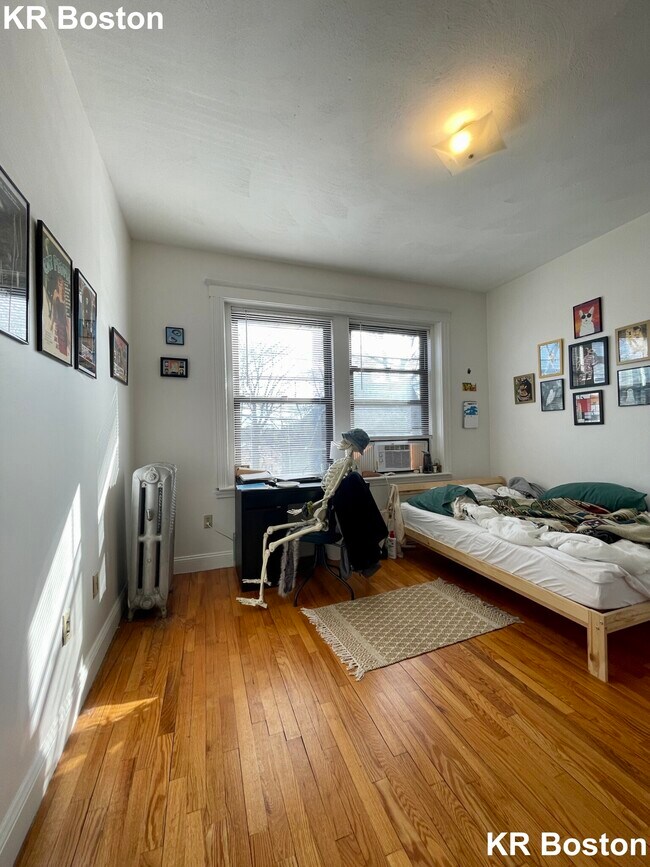 Foto del edificio - 16 Cummings Rd