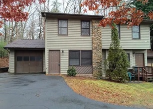 Building Photo - 8 Azalea Rd