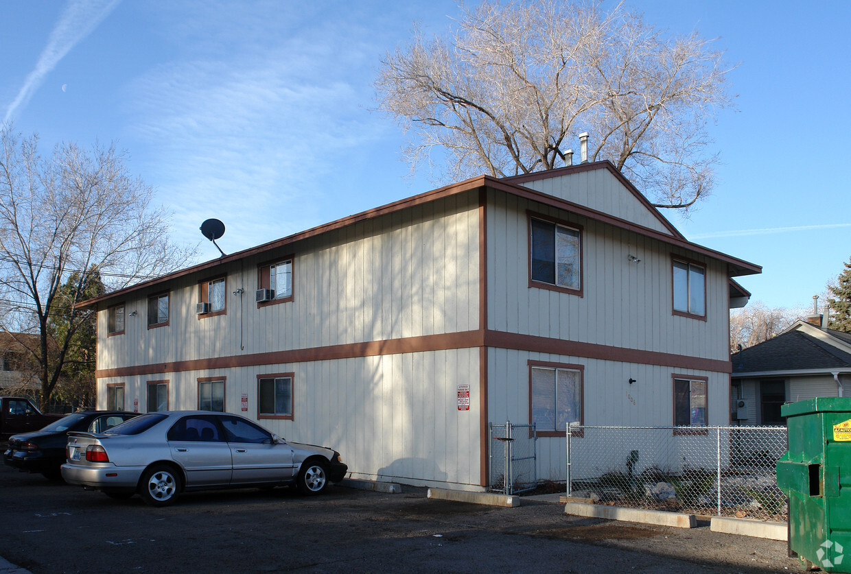 Foto principal - 1006 E 9th St
