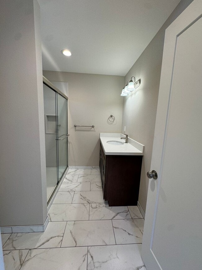 Building Photo - Shangrila