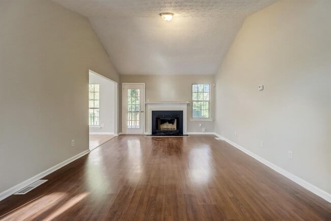 Building Photo - 715 Durham Ridge Dr NW