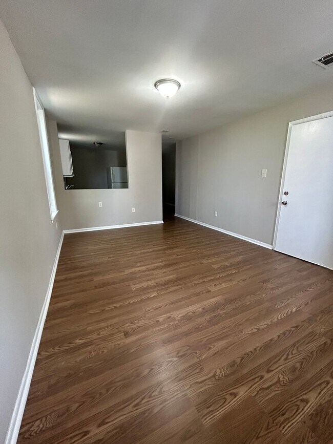 Foto del edificio - 1458 Kenwood Ave