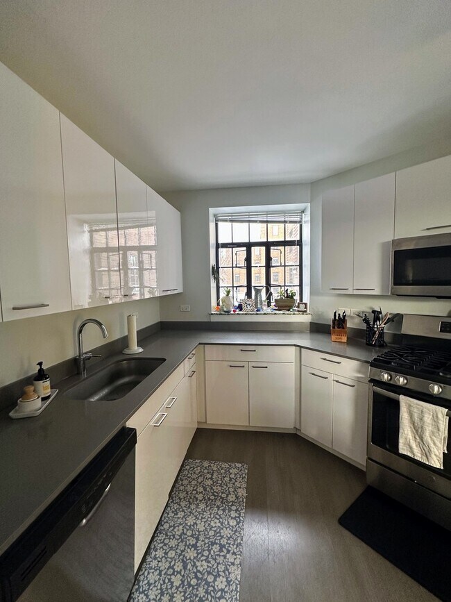 Foto del edificio - 2806 N Leavitt St