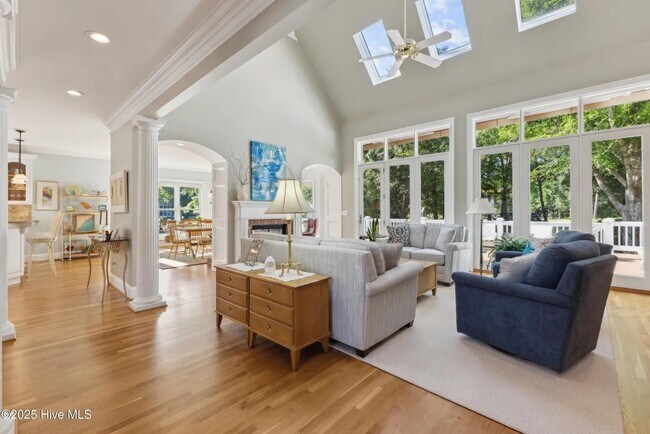 Foto del edificio - 8700 Thornblade Cir