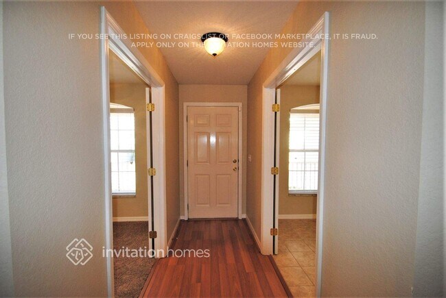 Foto del edificio - 2719 Highlands Creek Dr