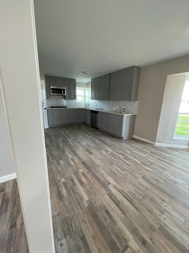 1918 Locust St, Waller, TX 77484 House Rental in Waller, TX