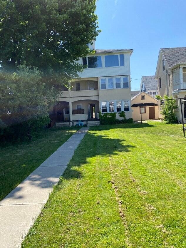 Primary Photo - 523 S Webster Ave