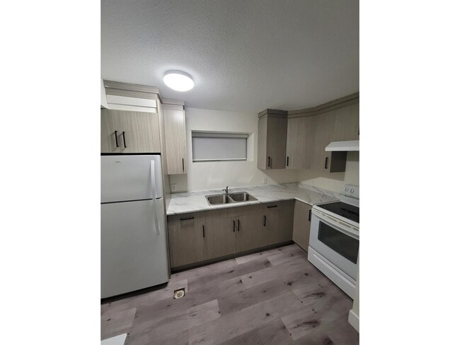 Building Photo - 3010 Cassiar Ave