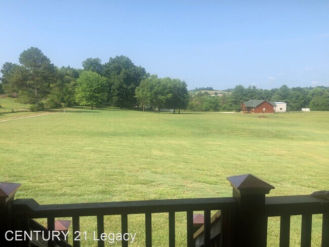 Foto del edificio - 3 br, 2 bath House - 1404 Maple Lane