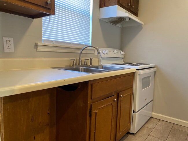 Foto del edificio - 874 Old Hickory Blvd