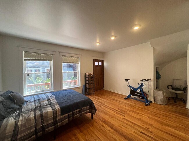 Foto del edificio - 852 W Diversey Pkwy