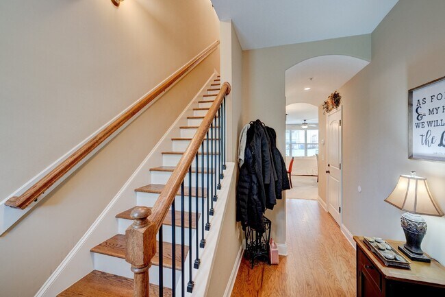 Foto del edificio - Beautiful 3BR/2.5BA townhome in great Hendersonville location!