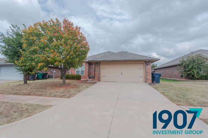 Foto principal - Stunning 3-Bedroom Home in OKC with Modern...