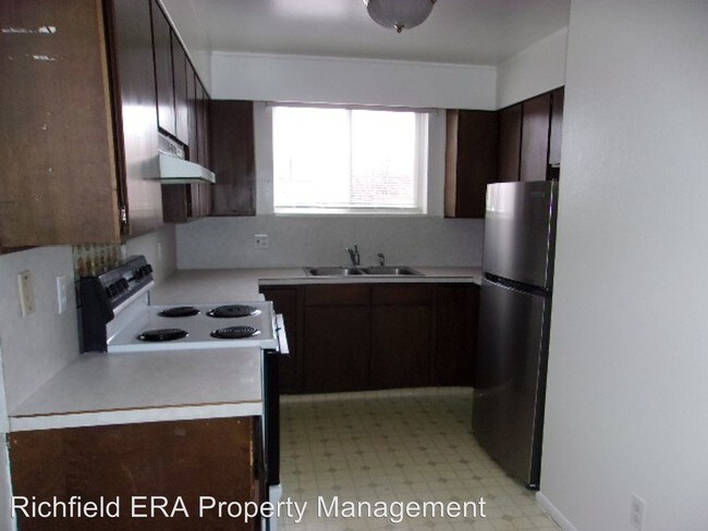 Building Photo - 2 br, 1 bath Apartment - 210 W 500 S