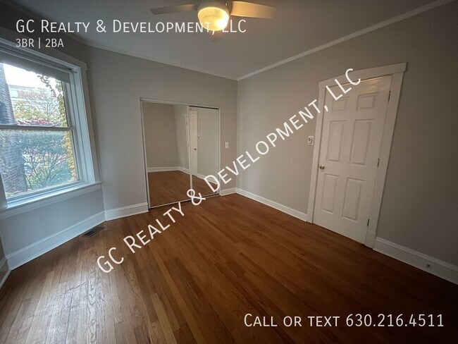 Foto del edificio - *** ROGERS PARK LOCATION / 3 BDRM / 2 BTH ...