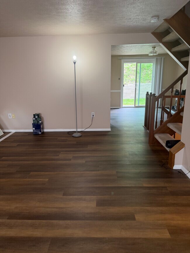 Building Photo - 304 Sonnybrook Ct