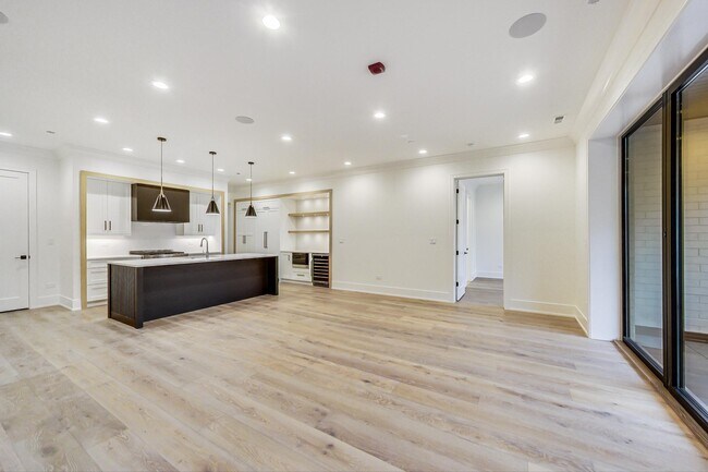 Foto del edificio - 4925 N Lincoln Ave