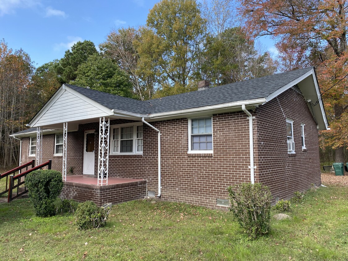 Front yard - 4212 Ellington Ave