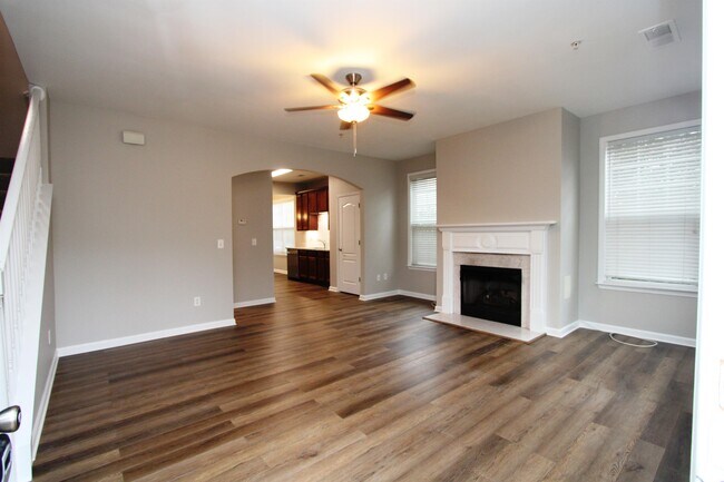 Foto del edificio - 211 River Green Ave