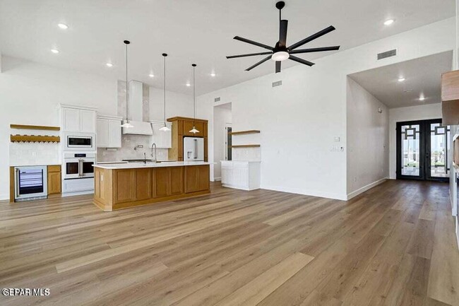 Foto del edificio - 7437 Caveson Rd