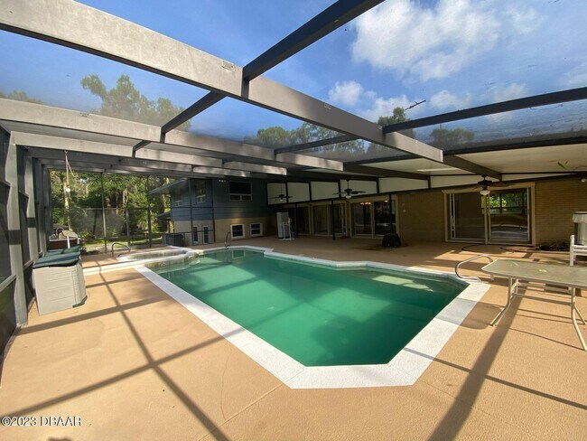 Foto del edificio - 1 Arrowhead Dr