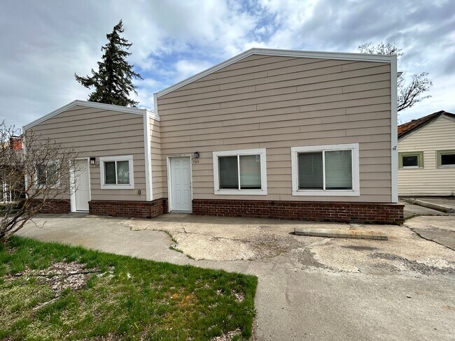 Foto del edificio - 700-704 S Columbus Triplex - Martin